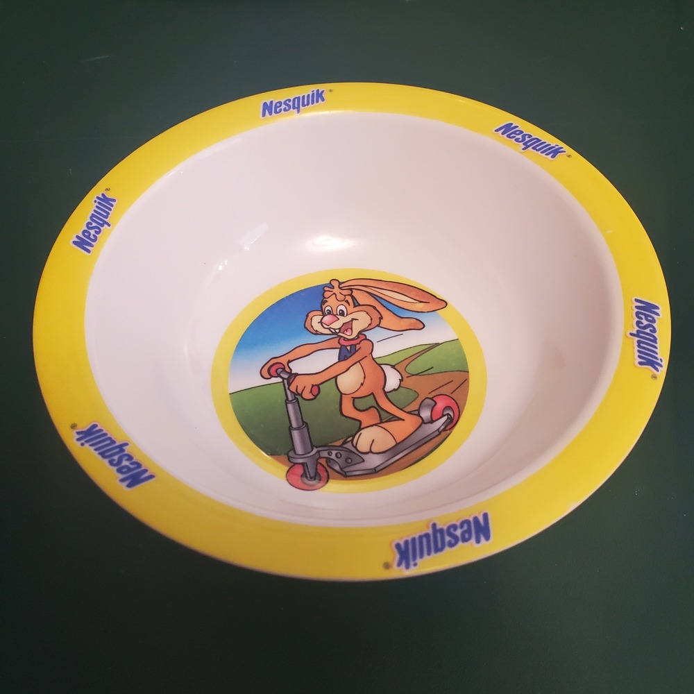 Nestle Nesquik Cereal Bowl Quicky the Bunny Scooter Yellow White Plastic 6"
